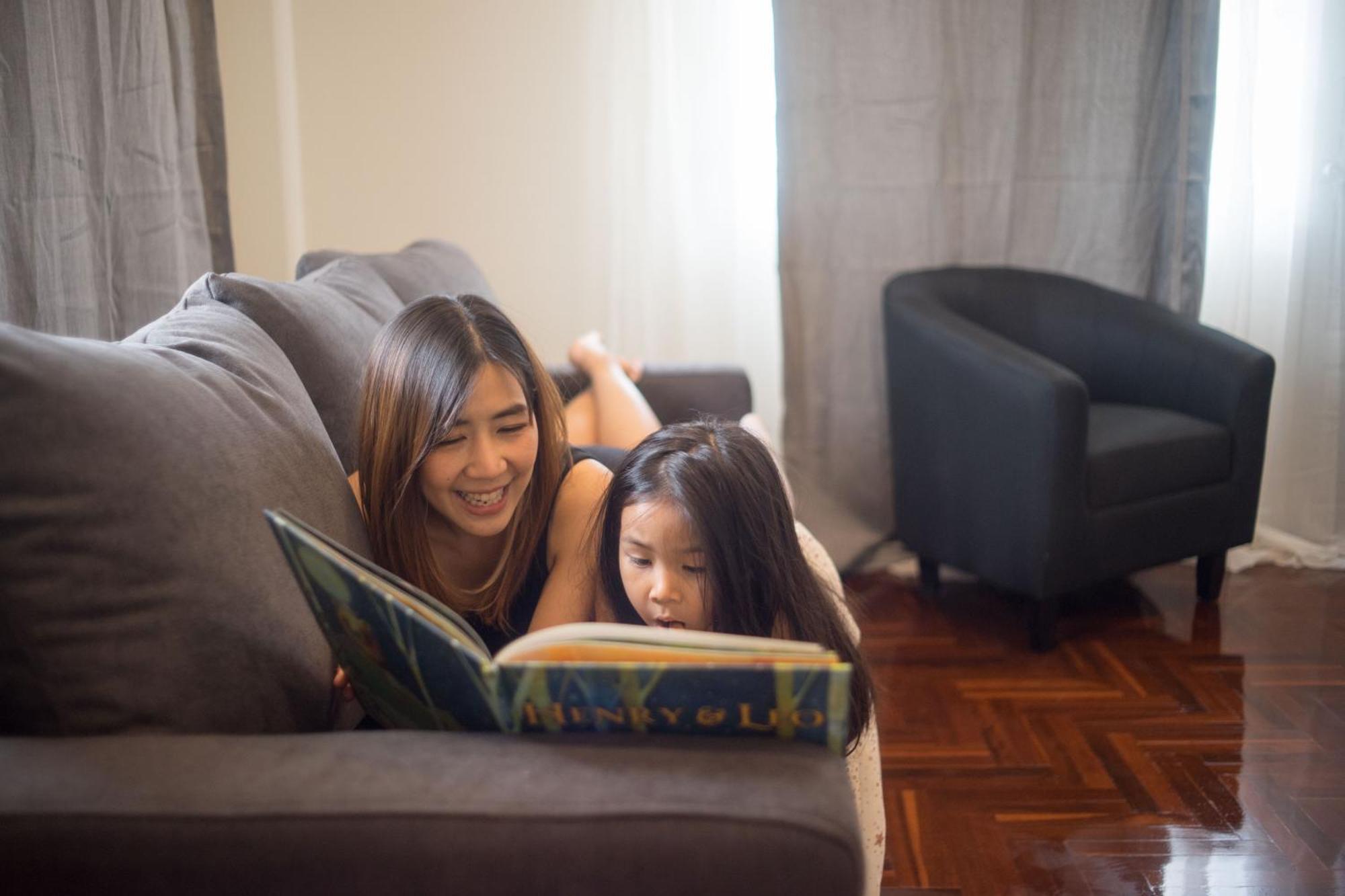 Mini-Me Hubs, Charm Suites & Pool In Old City チエンマイ エクステリア 写真
