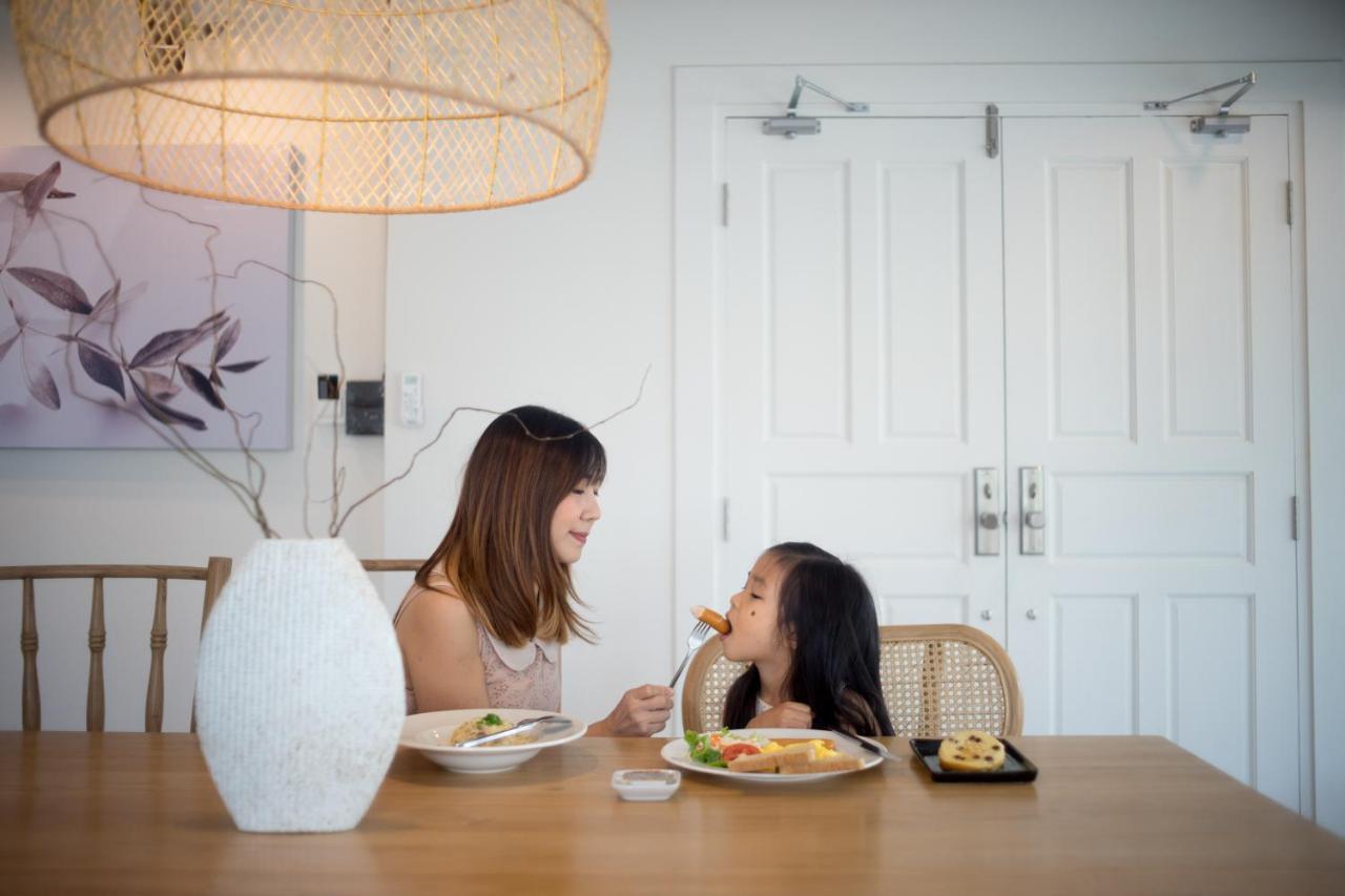 Mini-Me Hubs, Charm Suites & Pool In Old City チエンマイ エクステリア 写真