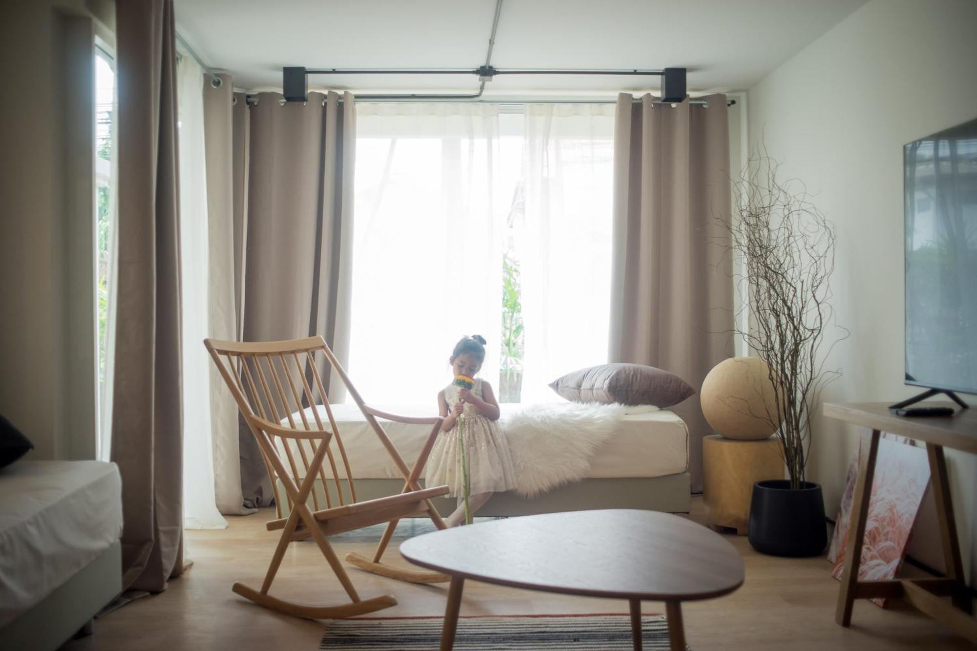 Mini-Me Hubs, Charm Suites & Pool In Old City チエンマイ エクステリア 写真